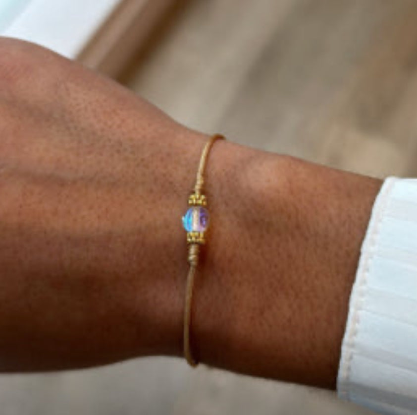 Single Moonstone Thread Bracelet